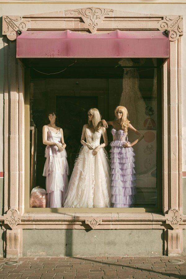 Mannequin femme pour boutique : choisissez le style idéal